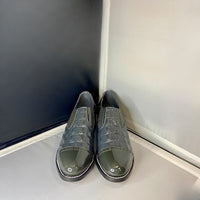 Stacy Baldwin Patent Hornback Dark Grey 150435